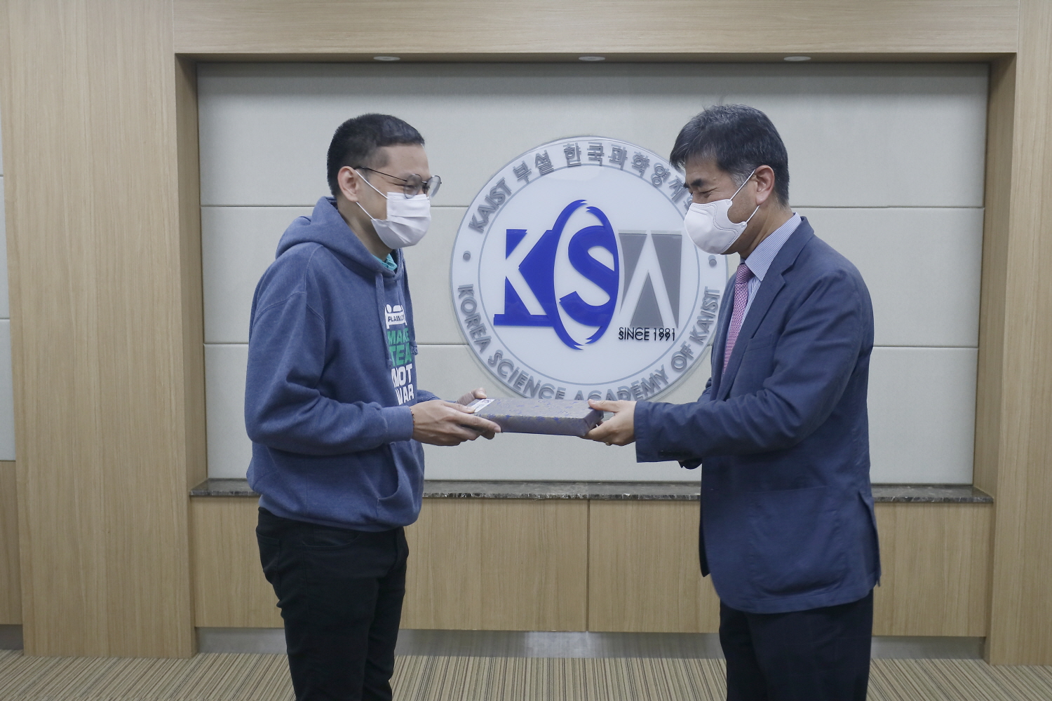 태국 초청 교환교사 출국 전 기념사진 촬영 